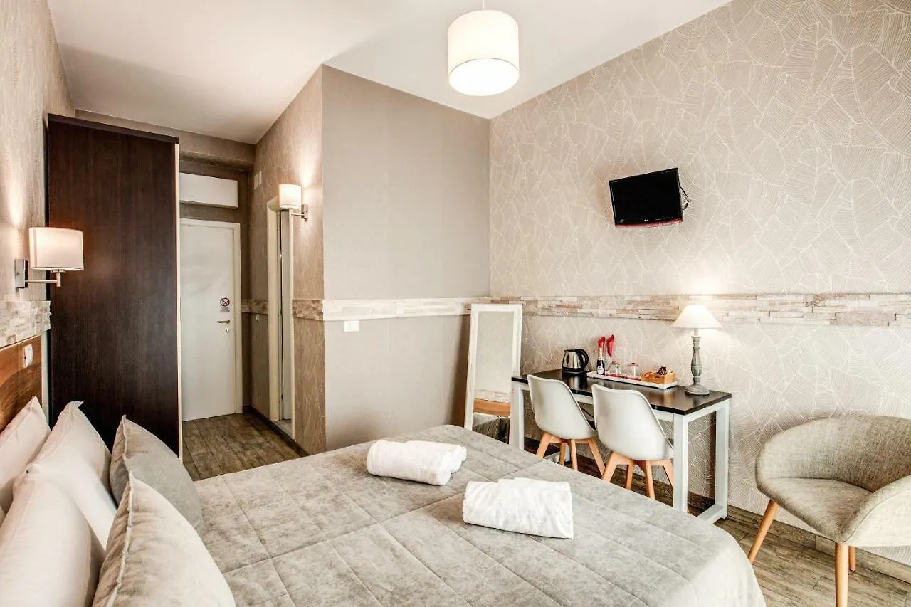 Santamaria Inn Rome Italy